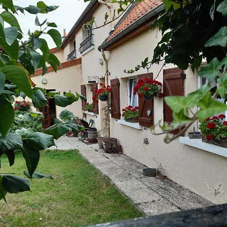 Les Alouettes B&B Hardecourt-aux-Bois Exteriör bild