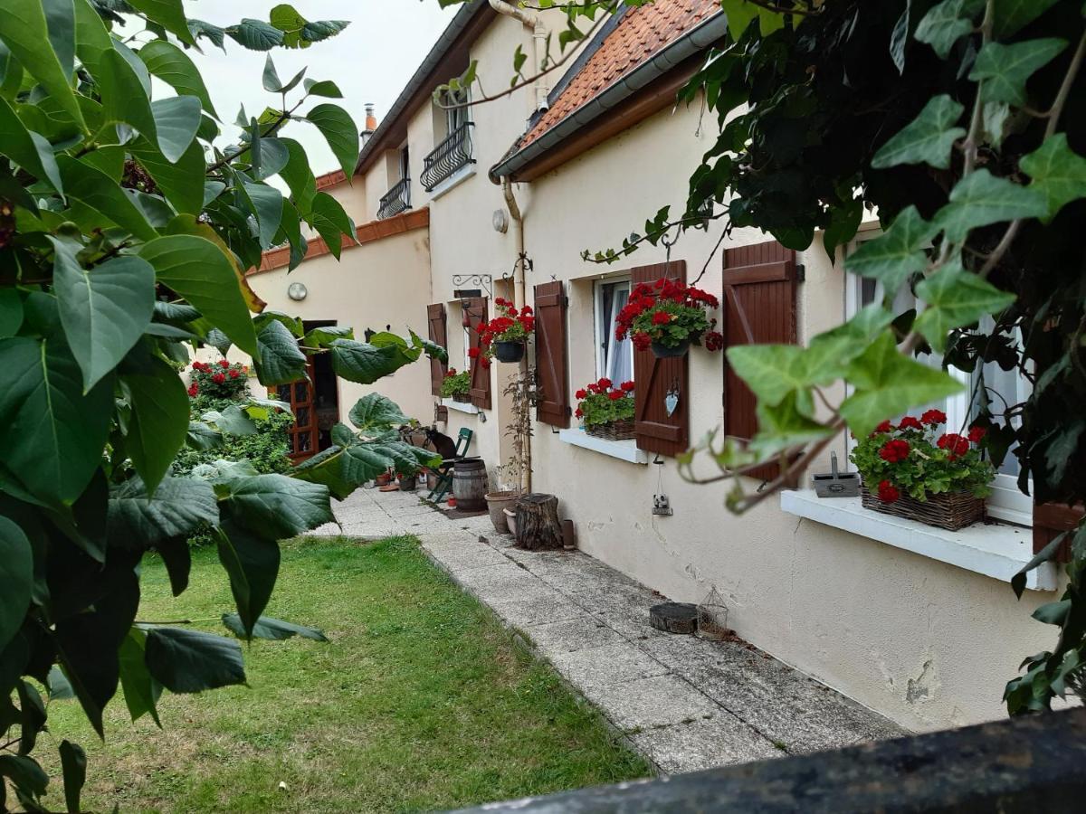 Les Alouettes B&B Hardecourt-aux-Bois Exteriör bild