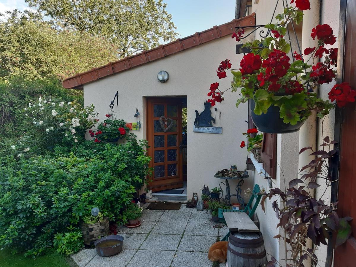 Les Alouettes B&B Hardecourt-aux-Bois Exteriör bild